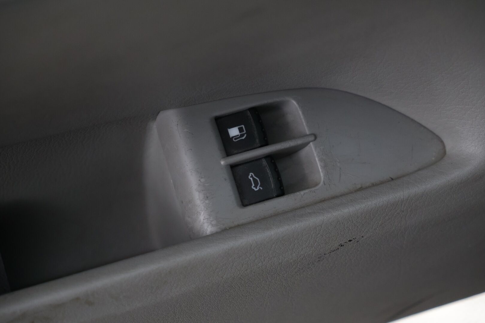 Volkswagen Passat 2003 4D PASSAT SEDAN 2.0-3BG/269 - YritysOutlet - Myydään vain yrityksille -* - *Ilmastointi / Vakionopeuden säädin / Kahdet renkaat*