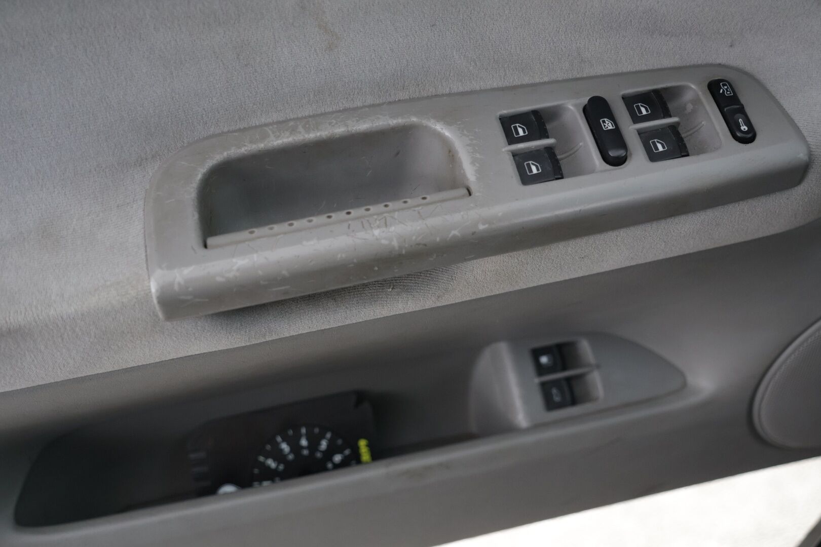 Volkswagen Passat 2003 4D PASSAT SEDAN 2.0-3BG/269 - YritysOutlet - Myydään vain yrityksille -* - *Ilmastointi / Vakionopeuden säädin / Kahdet renkaat*