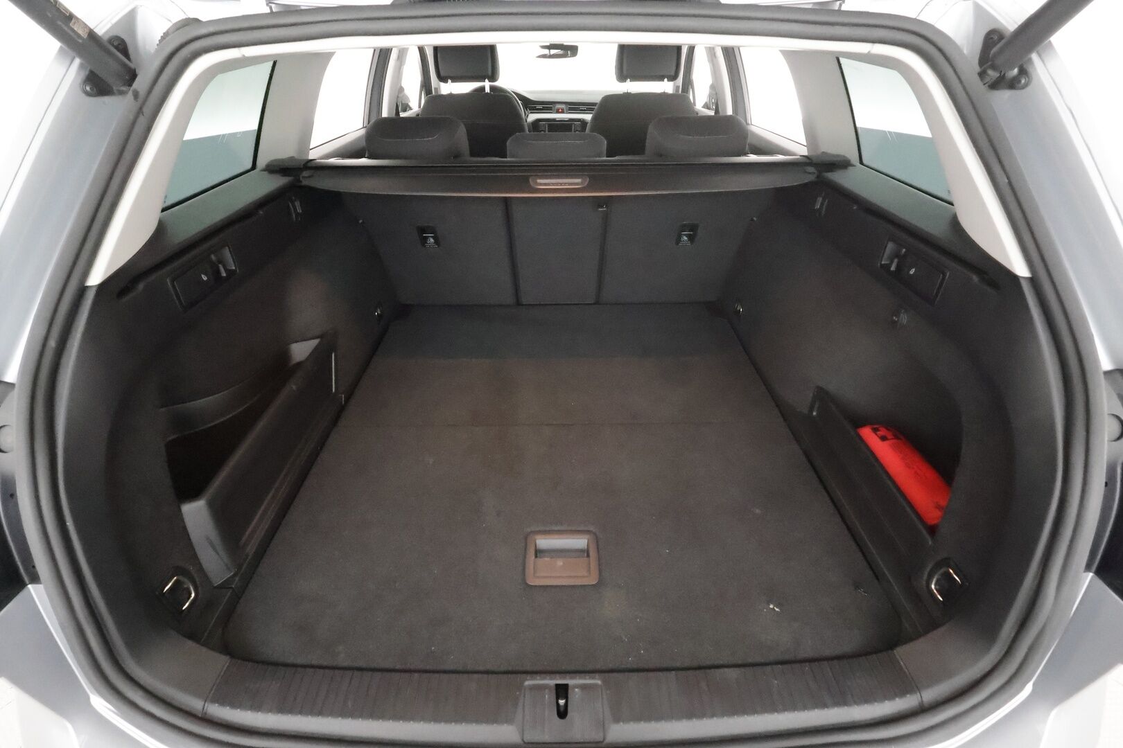 Volkswagen Passat 2022 Variant Comfort Business 2,0 TDI EVO SCR 110 kW DSG * ACC / Webasto / IQ-Light / P.tutkat / Apple&Android * - 1.Om Suomi-auto / Merkkihuollettu / Kahdet Renkaat