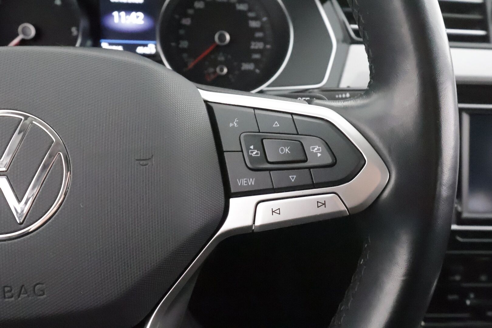 Volkswagen Passat 2022 Variant Comfort Business 2,0 TDI EVO SCR 110 kW DSG * ACC / Webasto / IQ-Light / P.tutkat / Apple&Android * - 1.Om Suomi-auto / Merkkihuollettu / Kahdet Renkaat