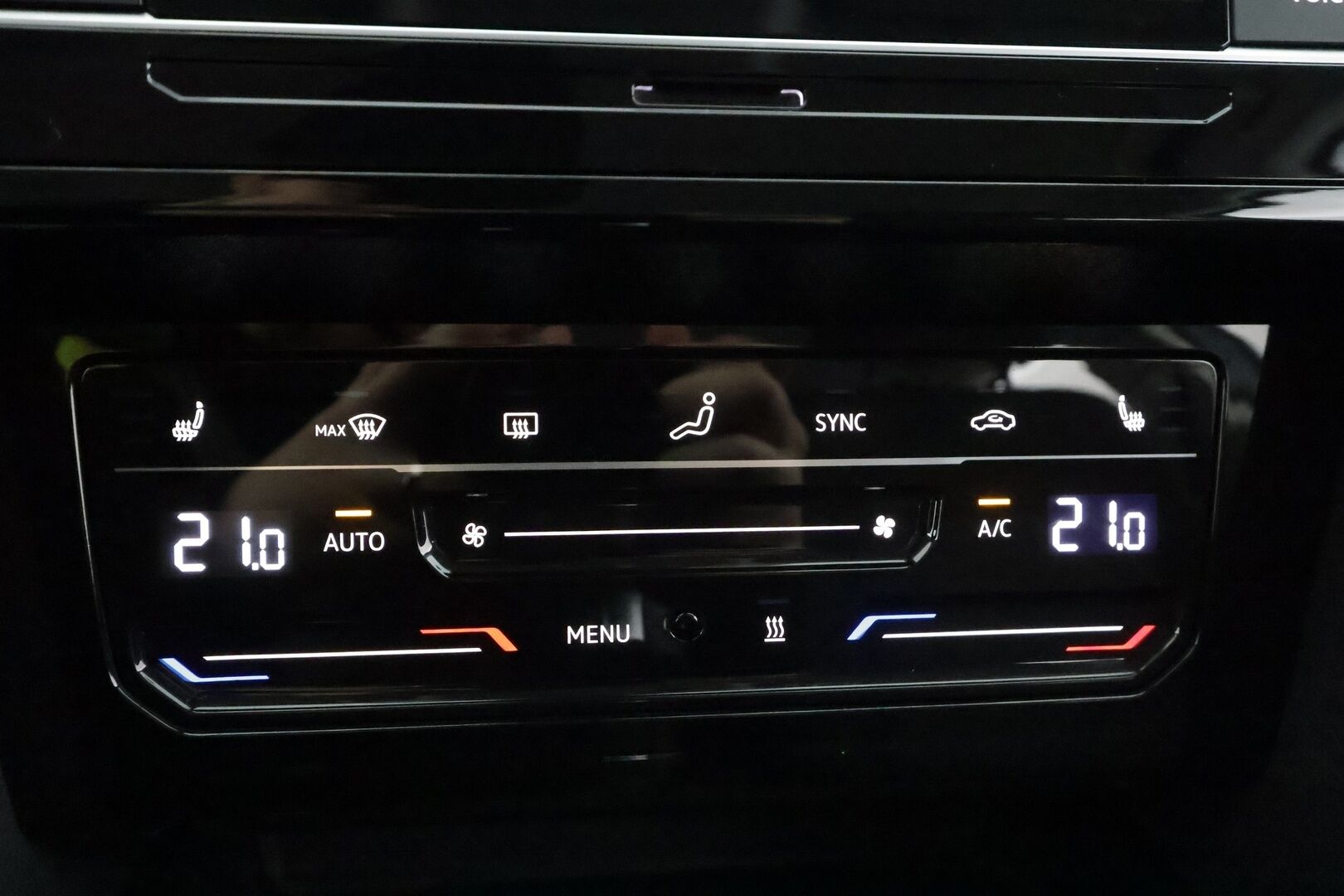 Volkswagen Passat 2022 Variant Comfort Business 2,0 TDI EVO SCR 110 kW DSG * ACC / Webasto / IQ-Light / P.tutkat / Apple&Android * - 1.Om Suomi-auto / Merkkihuollettu / Kahdet Renkaat
