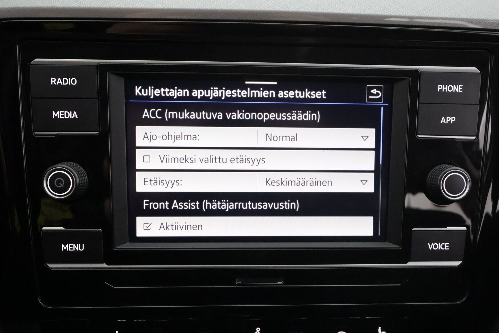 Volkswagen Passat 2022 Variant Comfort Business 2,0 TDI EVO SCR 110 kW DSG * ACC / Webasto / IQ-Light / P.tutkat / Apple&Android * - 1.Om Suomi-auto / Merkkihuollettu / Kahdet Renkaat