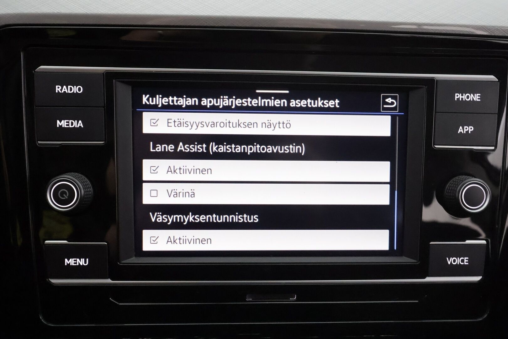 Volkswagen Passat 2022 Variant Comfort Business 2,0 TDI EVO SCR 110 kW DSG * ACC / Webasto / IQ-Light / P.tutkat / Apple&Android * - 1.Om Suomi-auto / Merkkihuollettu / Kahdet Renkaat