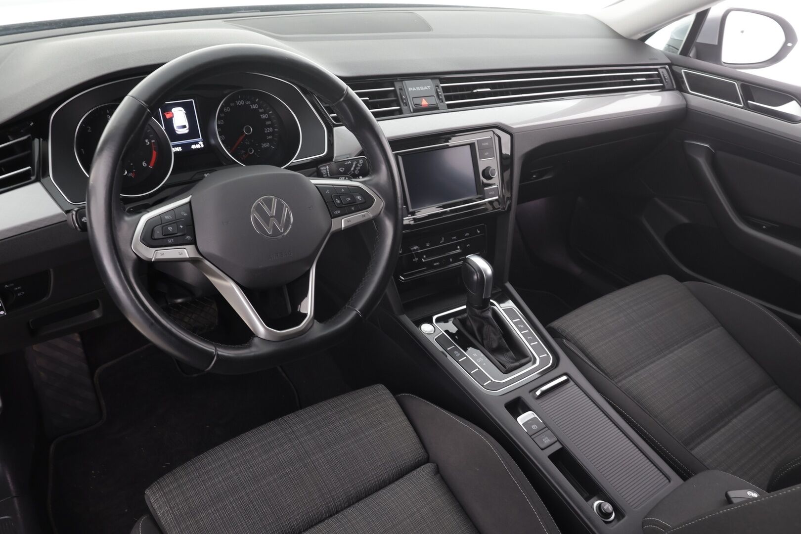 Volkswagen Passat 2022 Variant Comfort Business 2,0 TDI EVO SCR 110 kW DSG * ACC / Webasto / IQ-Light / P.tutkat / Apple&Android * - 1.Om Suomi-auto / Merkkihuollettu / Kahdet Renkaat