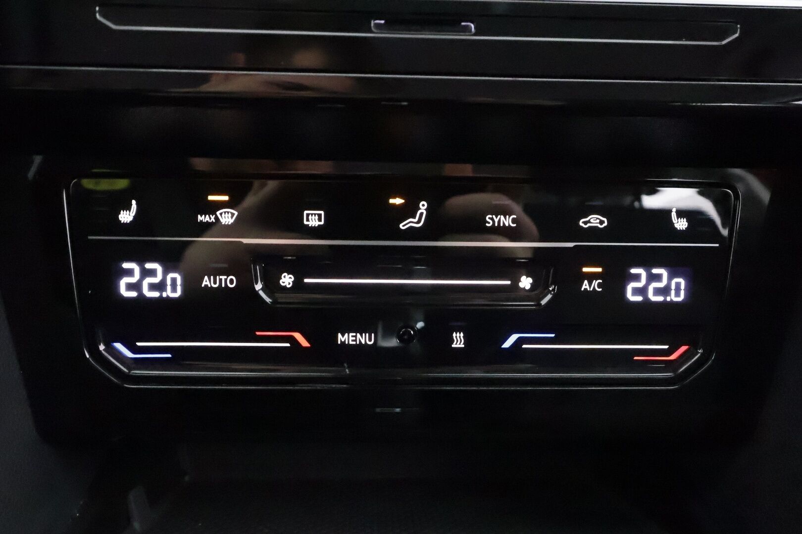 Volkswagen Passat 2022 Variant Comfort Business 1,5 TSI EVO 110 kW DSG * IQ-LLight / ACC / Webasto / Navi / Sähköluukku * - 1.Om Suomi-auto / Kahdet renkaat