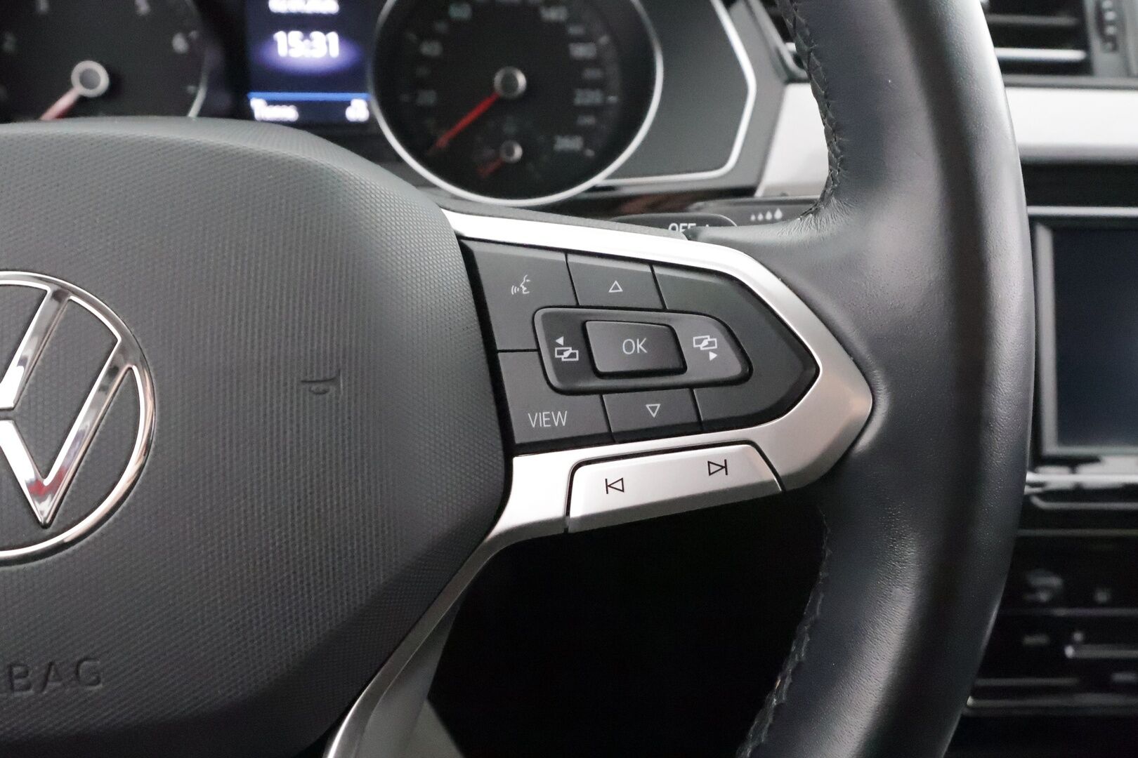 Volkswagen Passat 2022 Variant Comfort Business 1,5 TSI EVO 110 kW DSG * IQ-LLight / ACC / Webasto / Navi / Sähköluukku * - 1.Om Suomi-auto / Kahdet renkaat