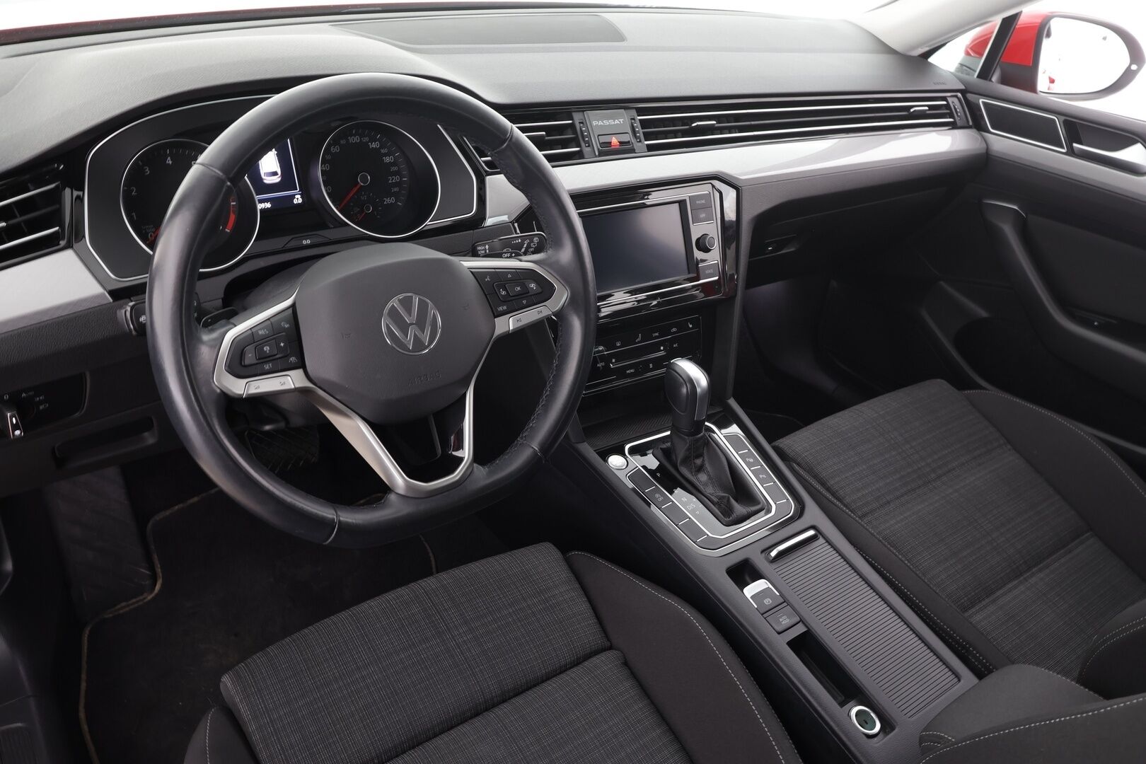 Volkswagen Passat 2022 Variant Comfort Business 1,5 TSI EVO 110 kW DSG * IQ-LLight / ACC / Webasto / Navi / Sähköluukku * - 1.Om Suomi-auto / Kahdet renkaat