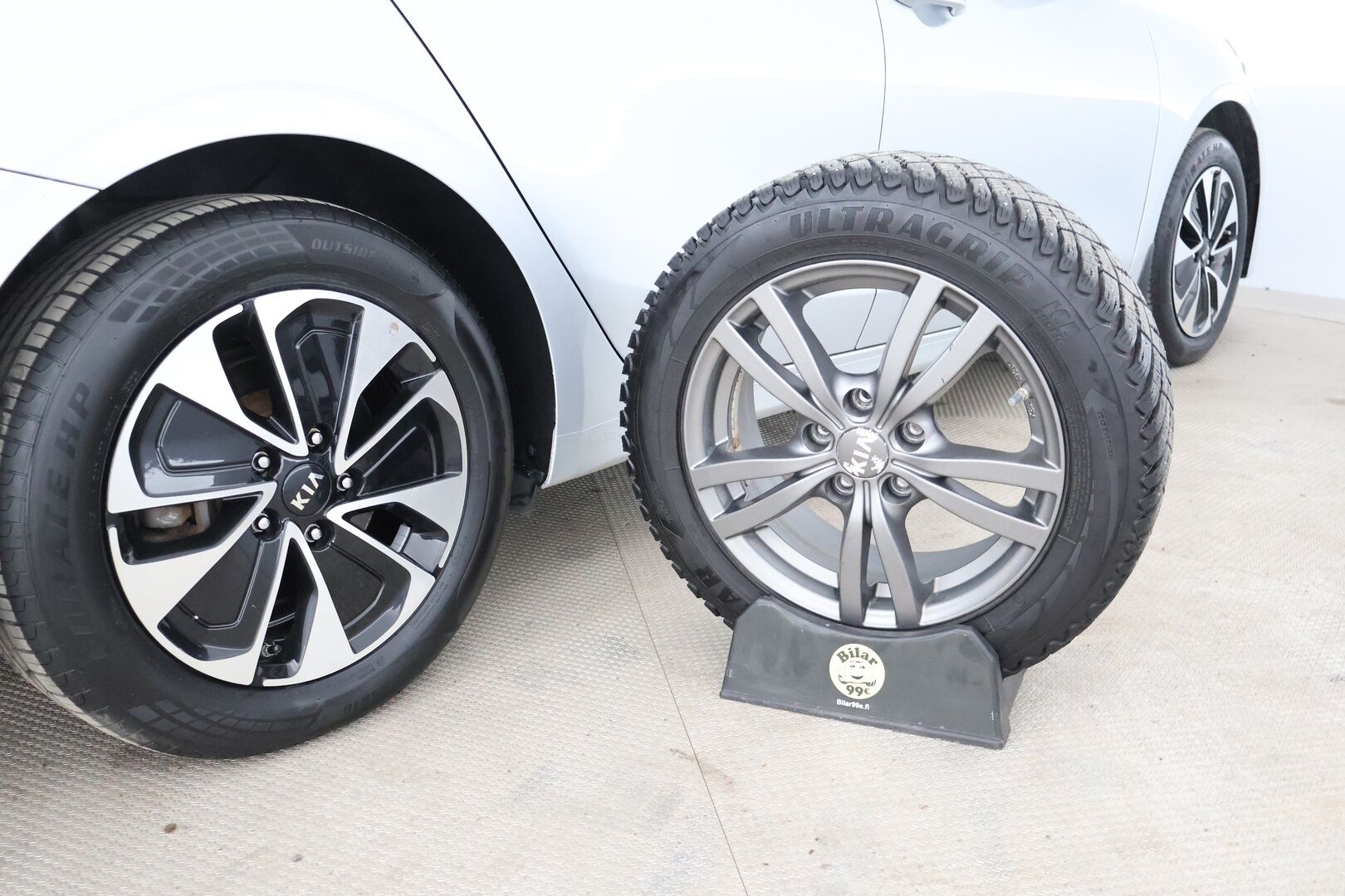 Kia Ceed 2021 1,6 GDI Plug-In Hybrid Business Premium SW DCT / Adapt. Vak / P-kamera / KeyLess / LED / Blis - Merkkiliikkeen huollot / 2x renkaat vanteilla / 