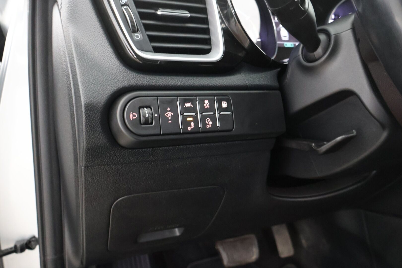 Kia Ceed 2021 1,6 GDI Plug-In Hybrid Business Premium SW DCT / Adapt. Vak / P-kamera / KeyLess / LED / Blis - Merkkiliikkeen huollot / 2x renkaat vanteilla / 