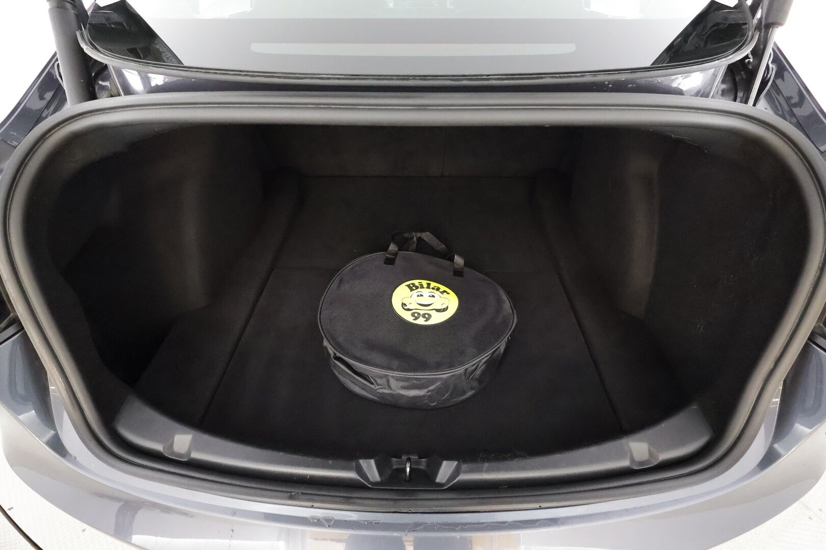 Tesla Model 3 2021 Long Range Dual motor AWD *Lasikatto / Premium Audio / Kamera / Matrix LED / Nahat / ILP / Navi * - Kahdet renkaat alumiinivanteilla / ILP / Facelift