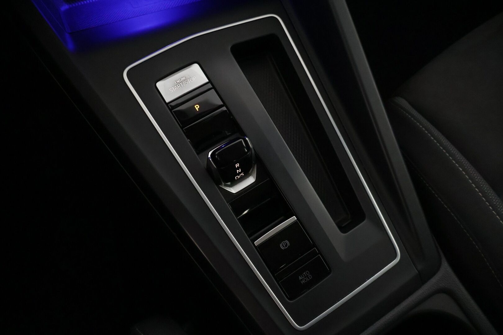 Volkswagen Golf 2021 Style eHybrid 150 kW (PHEV) DSG-automaatti * Hierova Muistipenkki / Adapt. Cruise / LED / Tutkat / Apple&Android / Navi* - * Vähän ajettu / Volkkarin omat aluvanteet / seuraava huolto 1/27 *