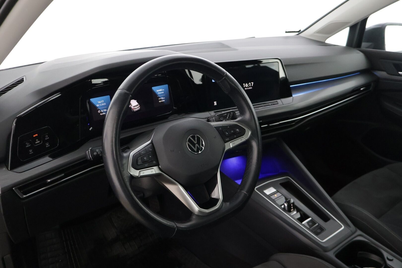 Volkswagen Golf 2021 Style eHybrid 150 kW (PHEV) DSG-automaatti * Hierova Muistipenkki / Adapt. Cruise / LED / Tutkat / Apple&Android / Navi* - * Vähän ajettu / Volkkarin omat aluvanteet / seuraava huolto 1/27 *