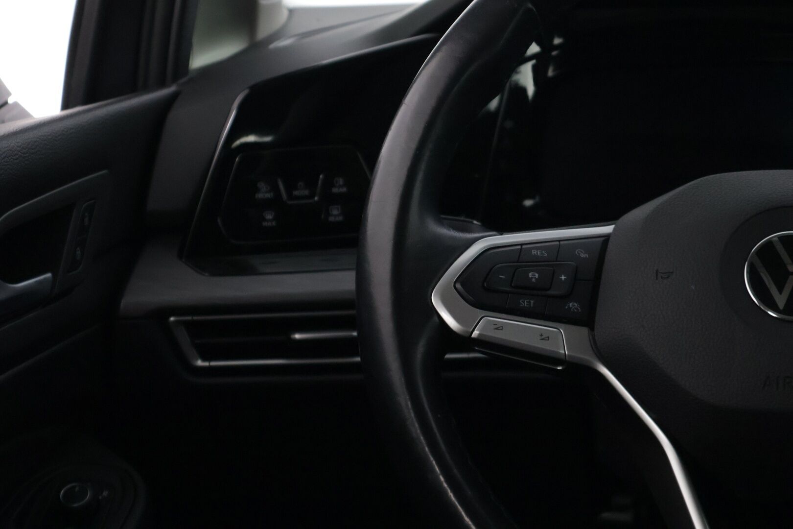 Volkswagen Golf 2021 GTE 180 kW (PHEV) DSG-automaatti * Hierova Muistipenkki / Adapt. Cruise / LED / Tutkat / Apple&Android / Navi* - * Vähän ajettu / Volkkarin omat aluvanteet * - HULLUT VÄLIPÄIVÄT KORKOTARJOUS 2,49%