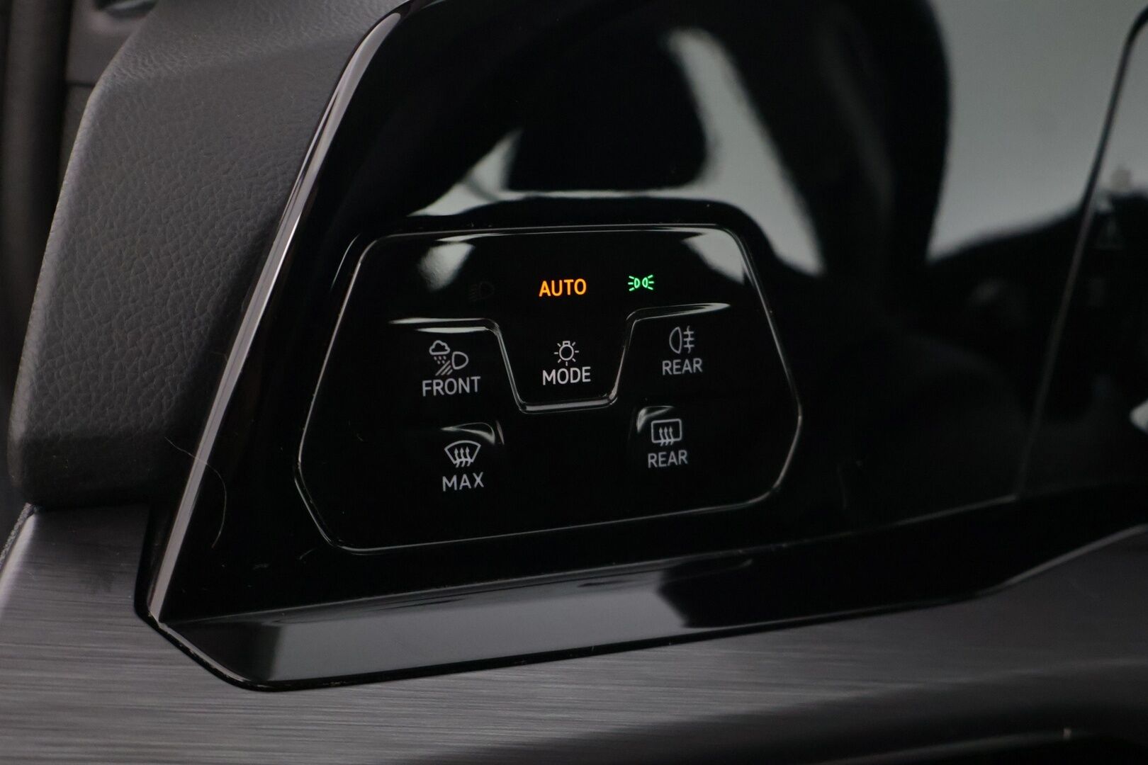 Volkswagen Golf 2021 GTE 180 kW (PHEV) DSG-automaatti * Hierova Muistipenkki / Adapt. Cruise / LED / Tutkat / Apple&Android / Navi* - * Vähän ajettu / Volkkarin omat aluvanteet * - HULLUT VÄLIPÄIVÄT KORKOTARJOUS 2,49%