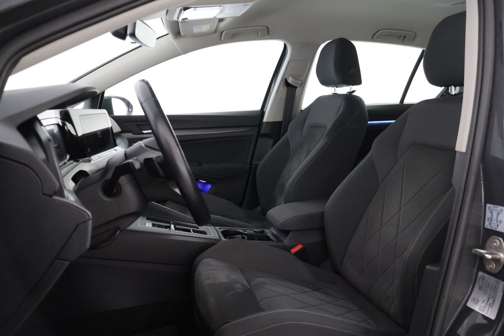 Volkswagen Golf 2021 GTE 180 kW (PHEV) DSG-automaatti * Hierova Muistipenkki / Adapt. Cruise / LED / Tutkat / Apple&Android / Navi* - * Vähän ajettu / Volkkarin omat aluvanteet * - HULLUT VÄLIPÄIVÄT KORKOTARJOUS 2,49%