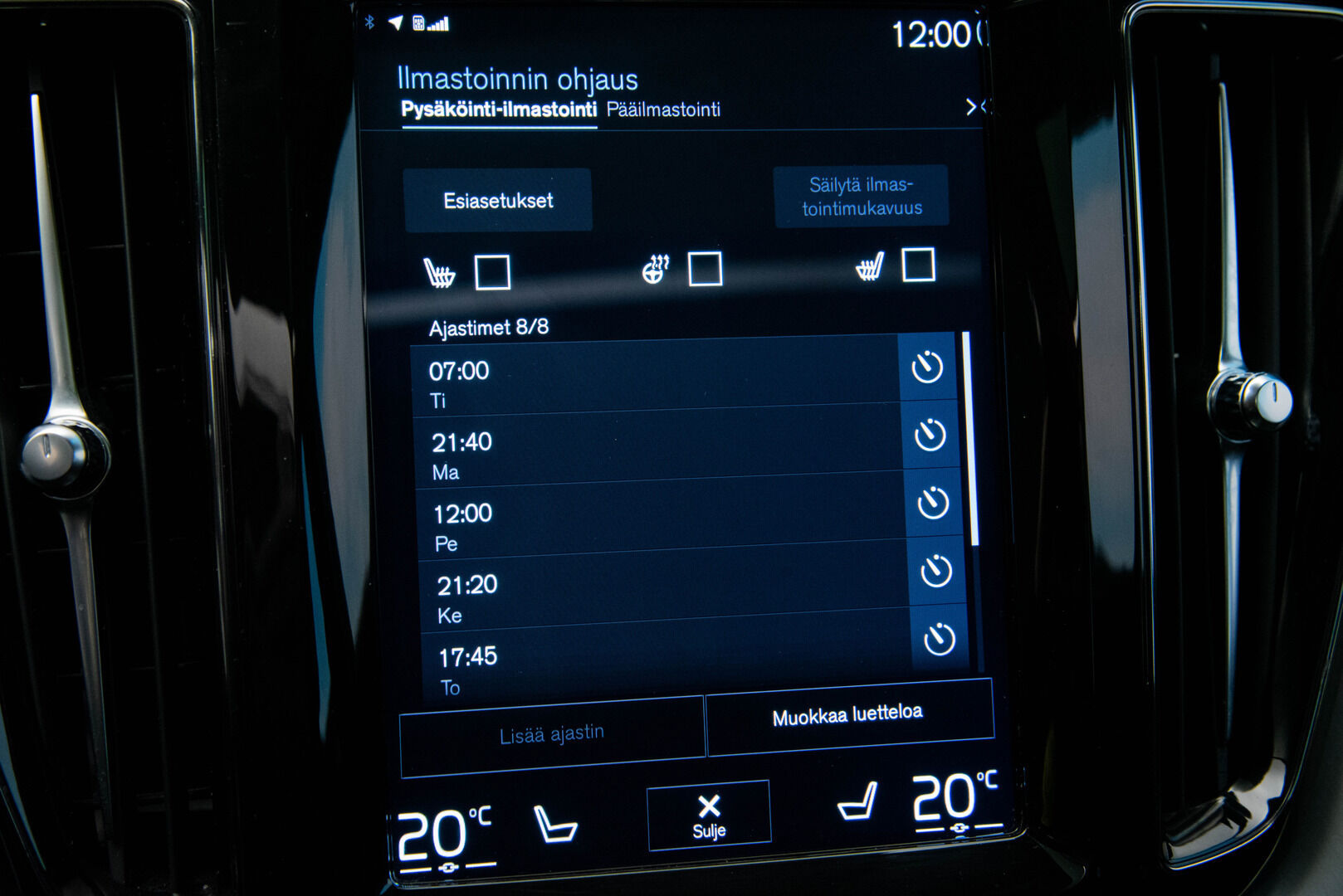 Volvo XC60 2020 T8 AWD Momentum aut / Panorama / Koukku / VOC / Adapt.vak / PA-lämmitin - Hihna vaihdettu/ Kahdet hyvät renkaat - HULLUT JOULUT KORKOTARJOUS 2,49% 