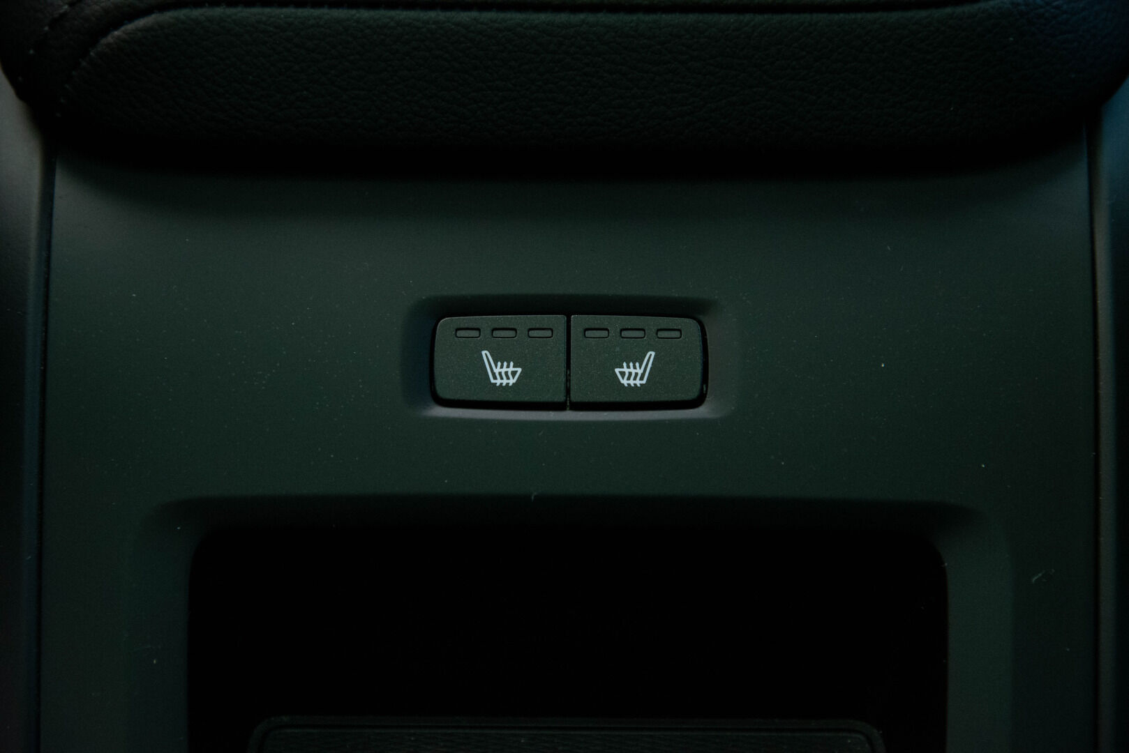 Volvo XC60 2020 T8 AWD Momentum aut / Panorama / Koukku / VOC / Adapt.vak / PA-lämmitin - Hihna vaihdettu/ Kahdet hyvät renkaat - HULLUT JOULUT KORKOTARJOUS 2,49% 