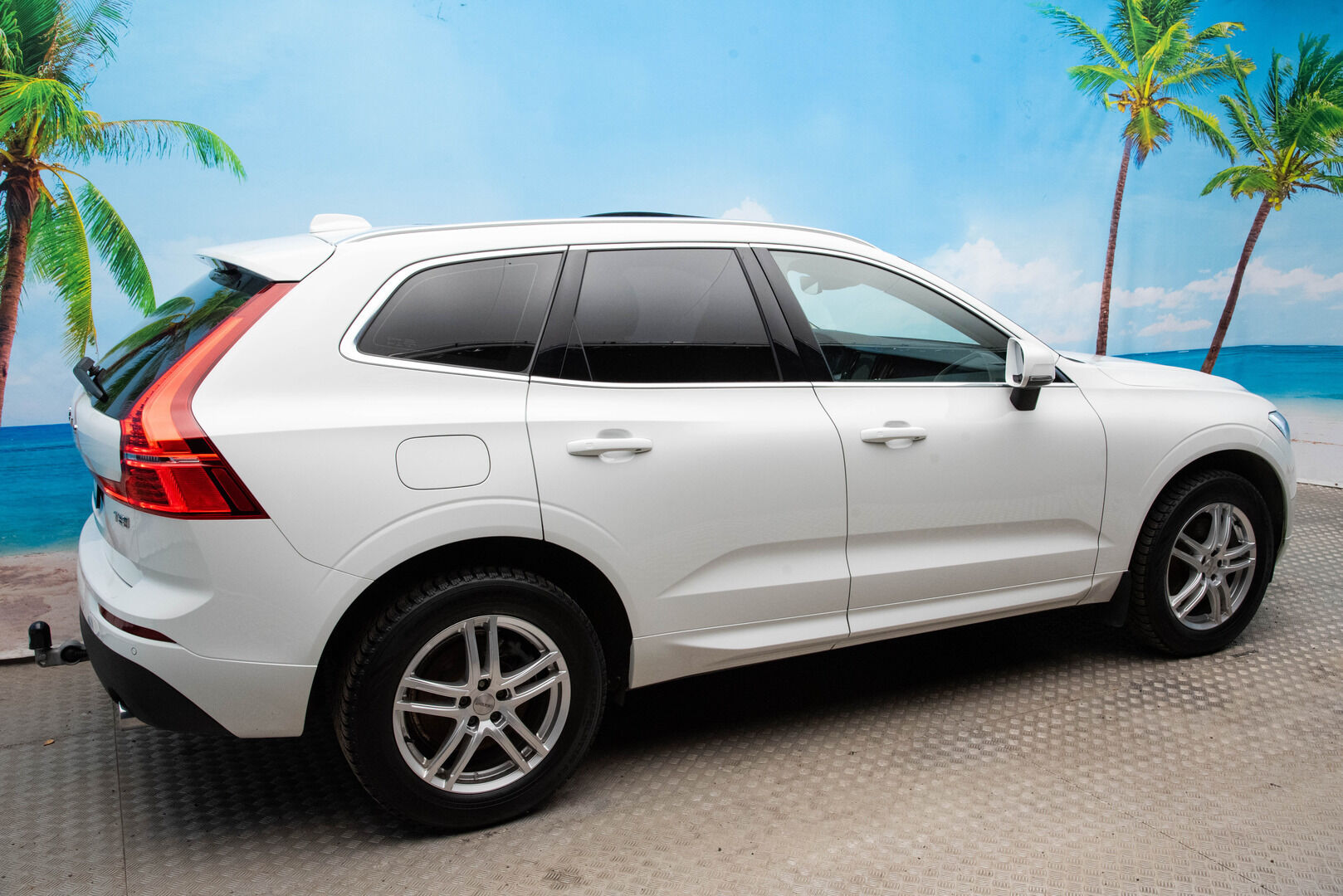 Volvo XC60 2020 T8 AWD Momentum aut / Panorama / Koukku / VOC / Adapt.vak / PA-lämmitin - Hihna vaihdettu/ Kahdet hyvät renkaat - HULLUT JOULUT KORKOTARJOUS 2,49% 