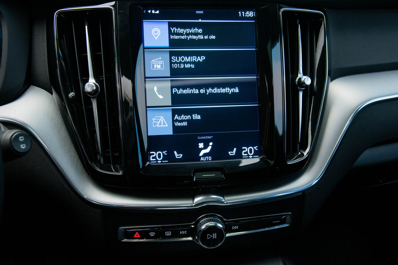 Volvo XC60 2020 T8 AWD Momentum aut / Panorama / Koukku / VOC / Adapt.vak / PA-lämmitin - Hihna vaihdettu/ Kahdet hyvät renkaat - HULLUT JOULUT KORKOTARJOUS 2,49% 