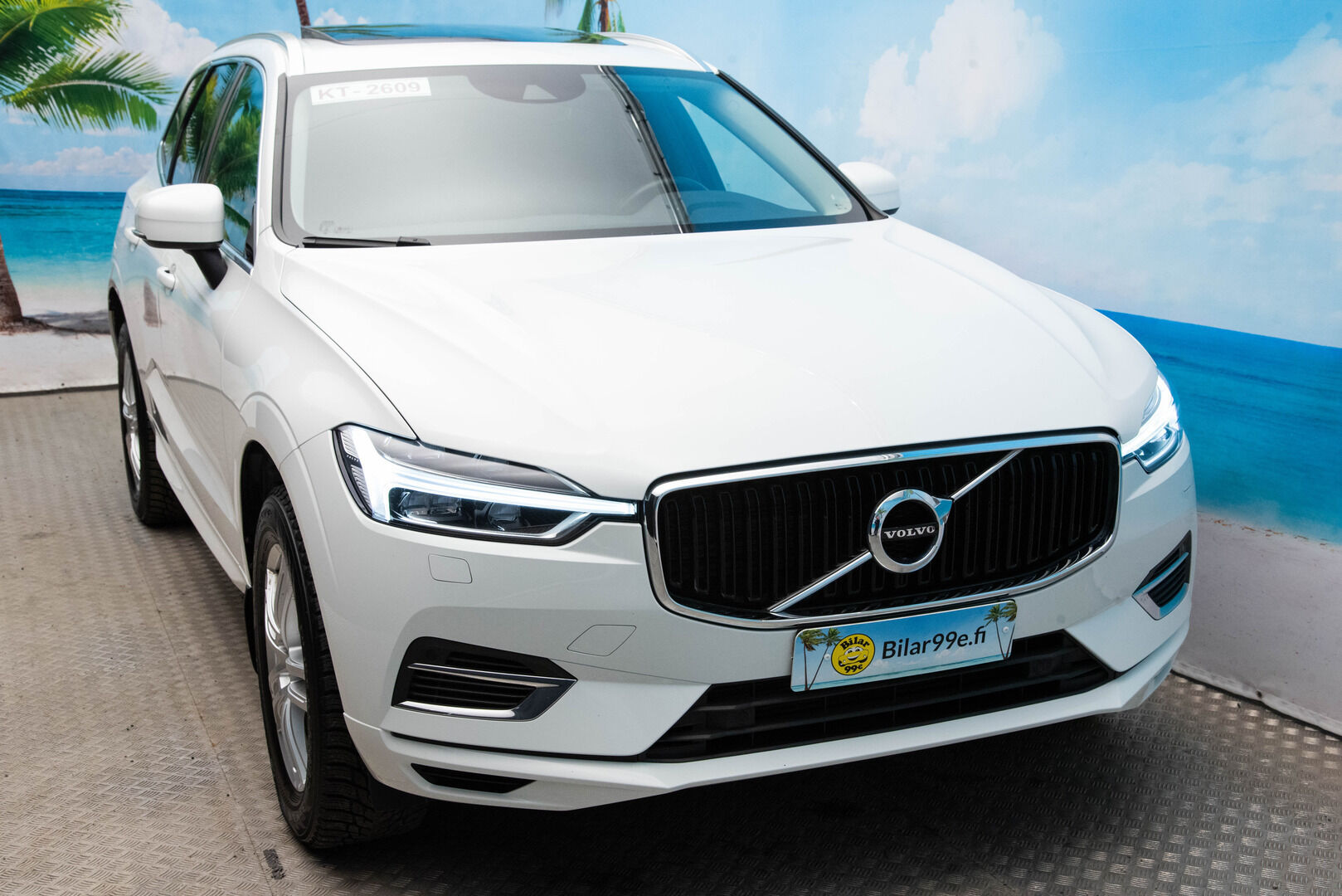 Volvo XC60 2020 T8 AWD Momentum aut / Panorama / Koukku / VOC / Adapt.vak / PA-lämmitin - Hihna vaihdettu/ Kahdet hyvät renkaat - HULLUT JOULUT KORKOTARJOUS 2,49% 