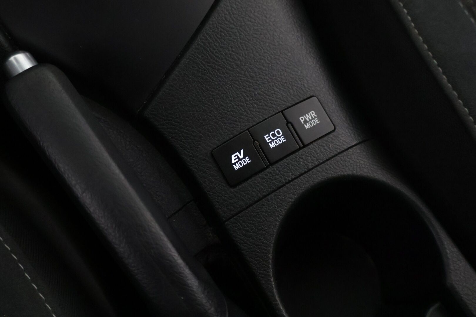 Toyota Auris 2018 1,8 Hybrid Active - P.Kamera | Vakkkari | BT | Metalliväri | 2X Renkaat ja vanteet 