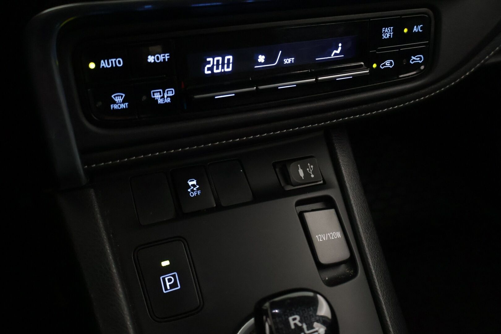 Toyota Auris 2018 1,8 Hybrid Active - P.Kamera | Vakkkari | BT | Metalliväri | 2X Renkaat ja vanteet 
