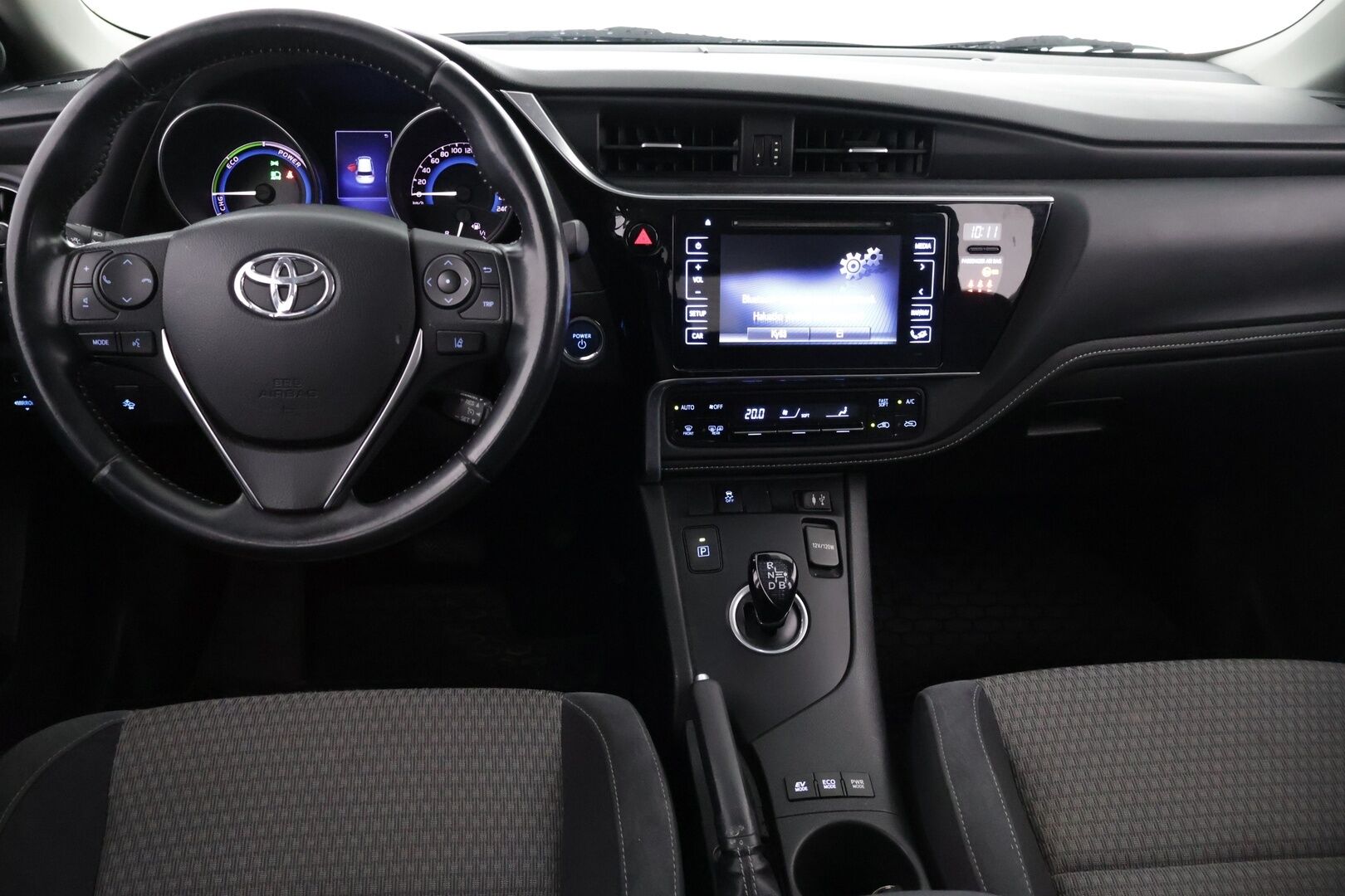 Toyota Auris 2018 1,8 Hybrid Active - P.Kamera | Vakkkari | BT | Metalliväri | 2X Renkaat ja vanteet 