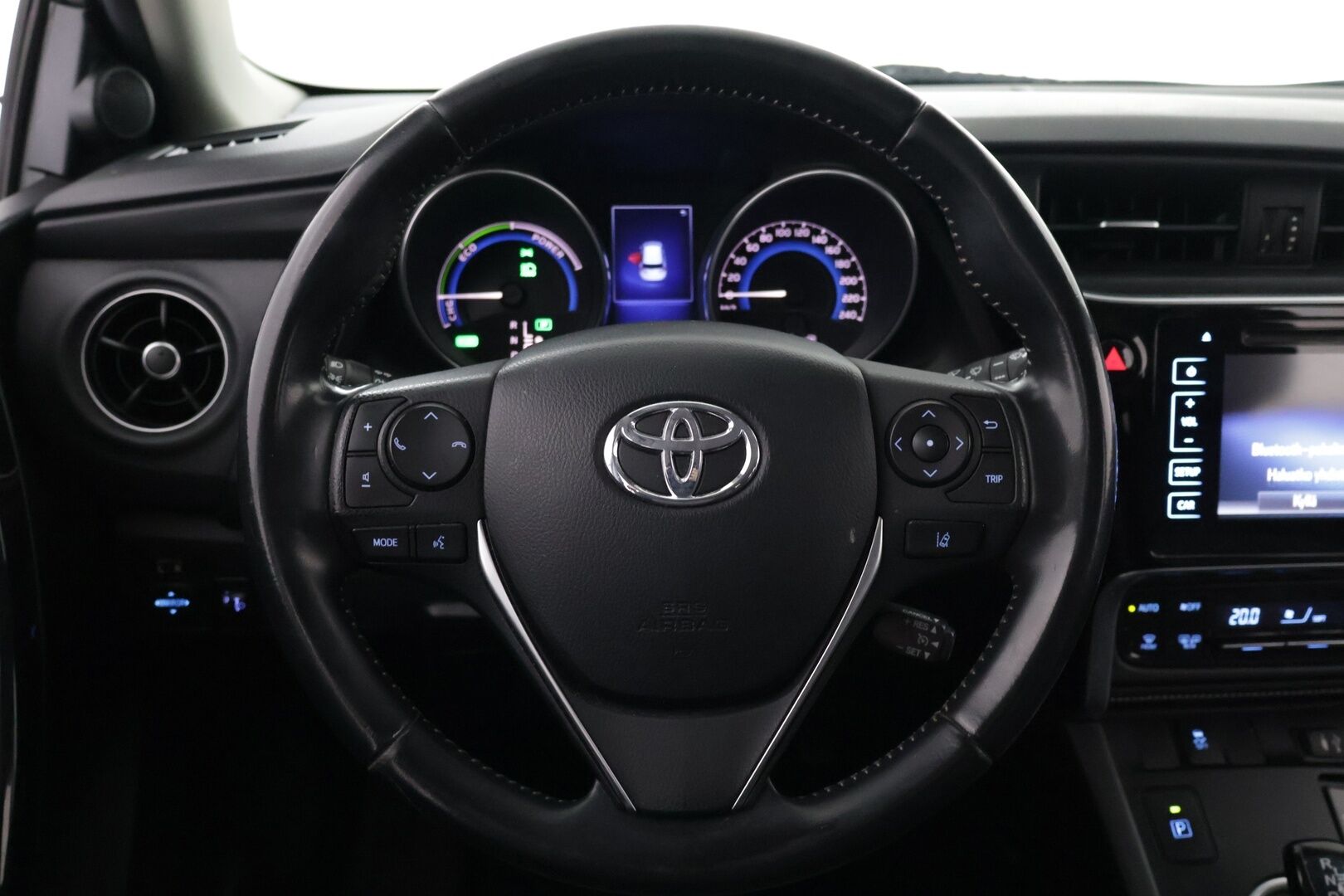 Toyota Auris 2018 1,8 Hybrid Active - P.Kamera | Vakkkari | BT | Metalliväri | 2X Renkaat ja vanteet 