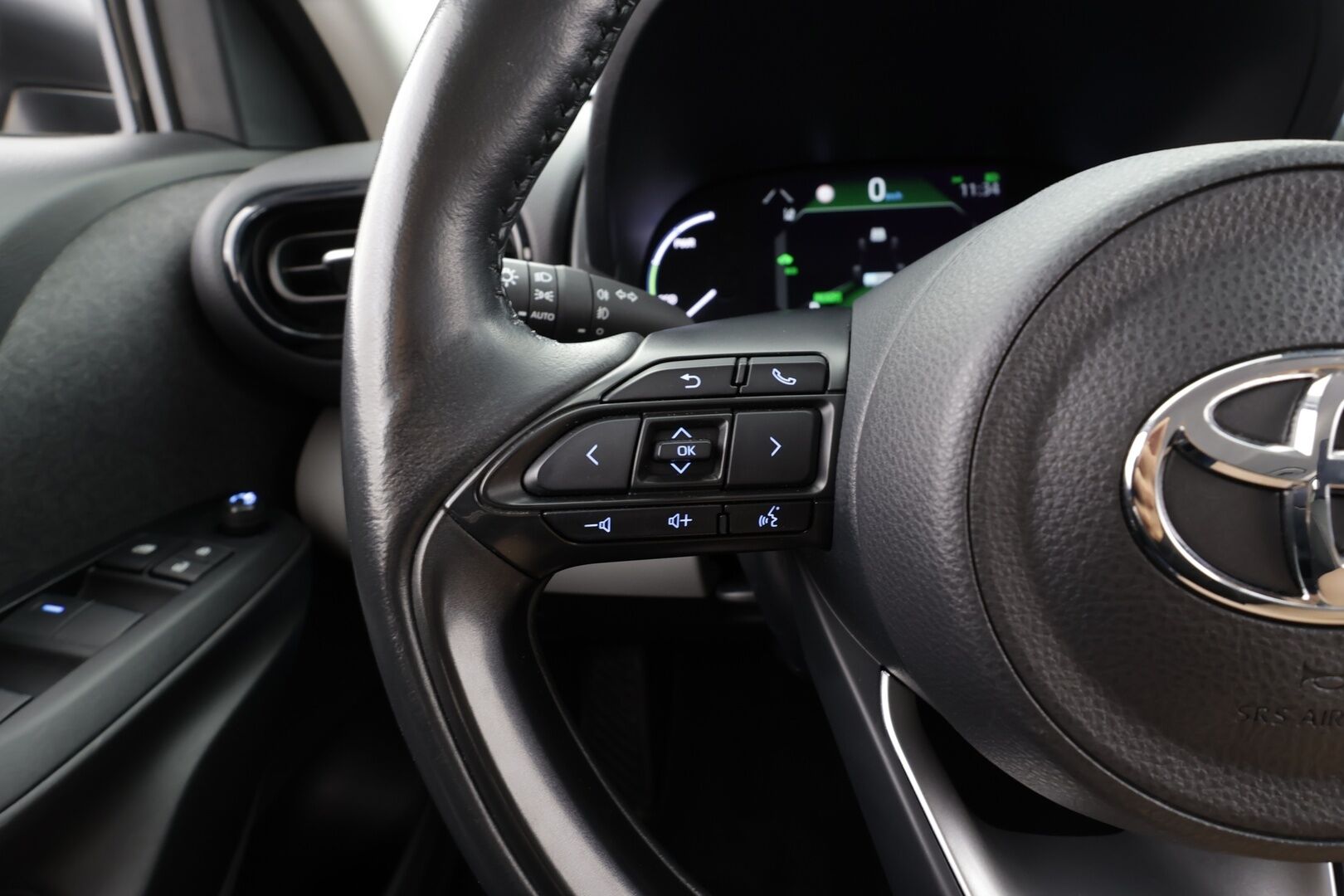 Toyota Yaris Cross 2022 1,5 Hybrid Active Business - | ACC | LED | P.kamera | Keyless | Lohko+sisälämmitin | Apple & Android | LTA | RSA | 2x renkaat aluin | 1-om suomiauto | ALV |