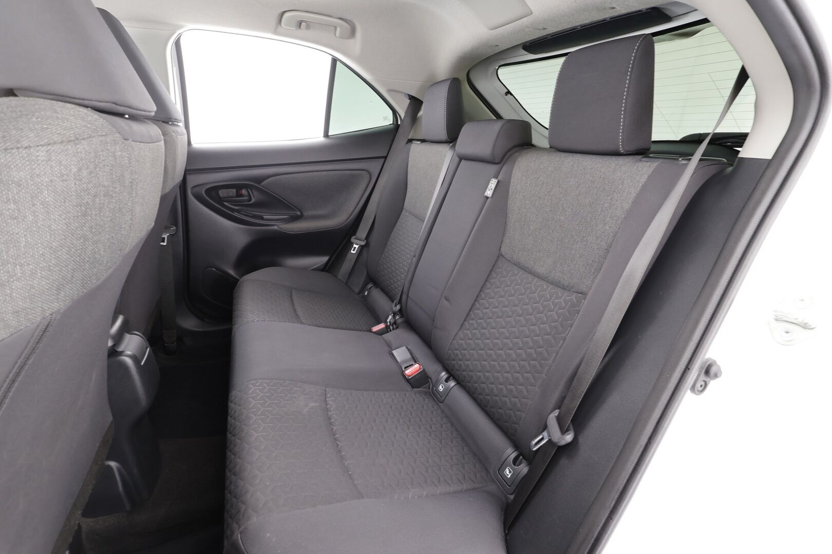 Toyota Yaris Cross 2022 1,5 Hybrid Active Business - | ACC | LED | P.kamera | Keyless | Lohko+sisälämmitin | Apple & Android | LTA | RSA | 2x renkaat aluin | 1-om suomiauto | ALV |