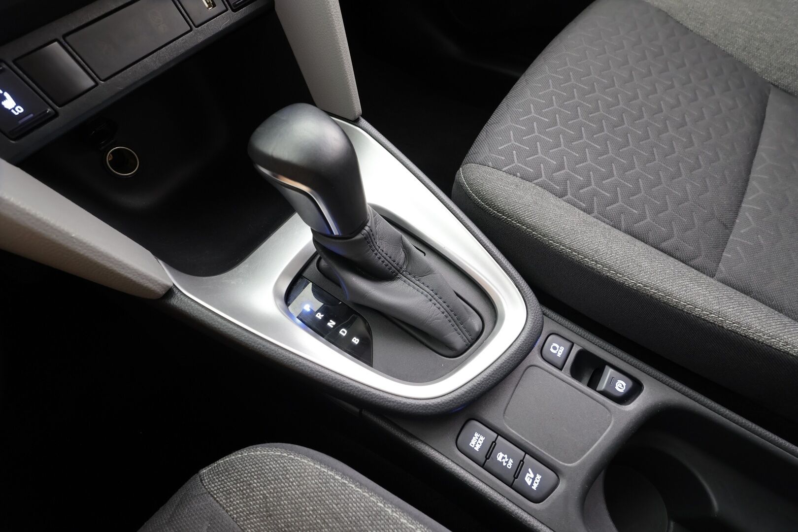 Toyota Yaris Cross 2022 1,5 Hybrid Active Business - | ACC | LED | P.kamera | Keyless | Lohko+sisälämmitin | Apple & Android | LTA | RSA | 2x renkaat aluin | 1-om suomiauto | ALV |