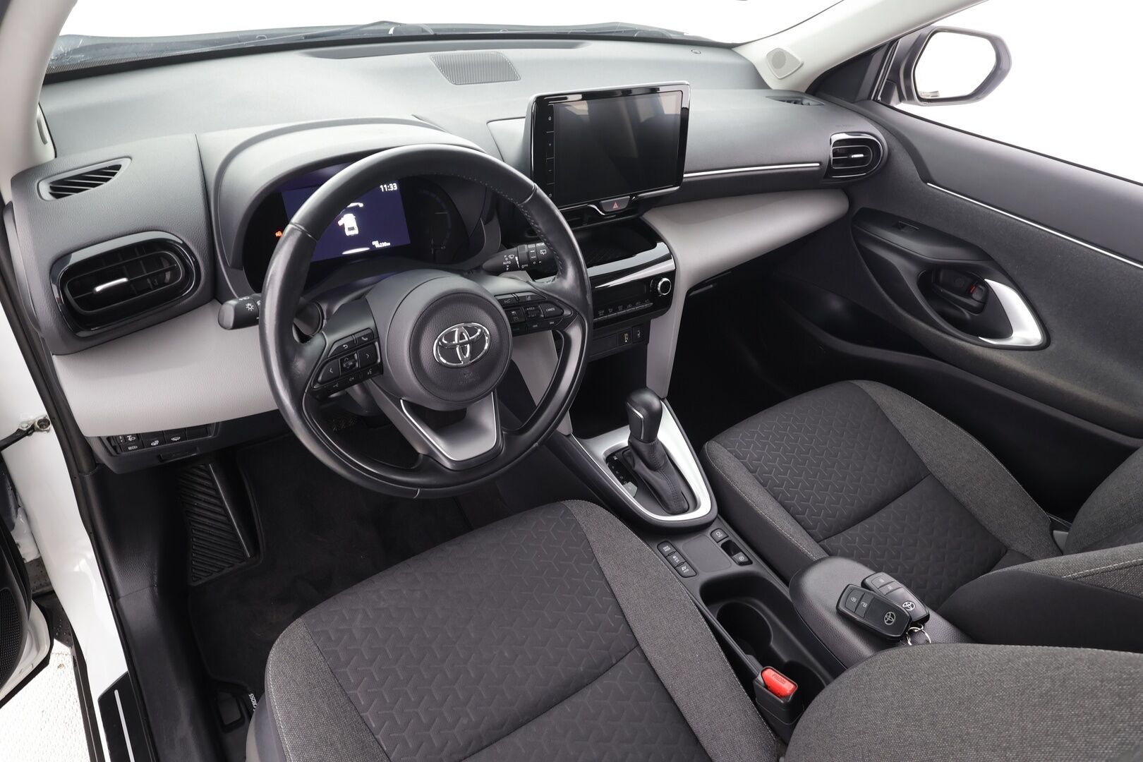 Toyota Yaris Cross 2022 1,5 Hybrid Active Business - | ACC | LED | P.kamera | Keyless | Lohko+sisälämmitin | Apple & Android | LTA | RSA | 2x renkaat aluin | 1-om suomiauto | ALV |