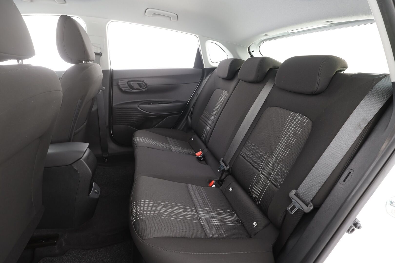 Hyundai i20 Hatchback 2023 1,0 T-GDI 100 hv 7-DCT Fresh - | Tehdastakuu | Vakkari | Kaistavahti | Lohko + sisälämmitin | Lämm. ratti | BT | 1-om suomiauto | Merkkihuollot | 