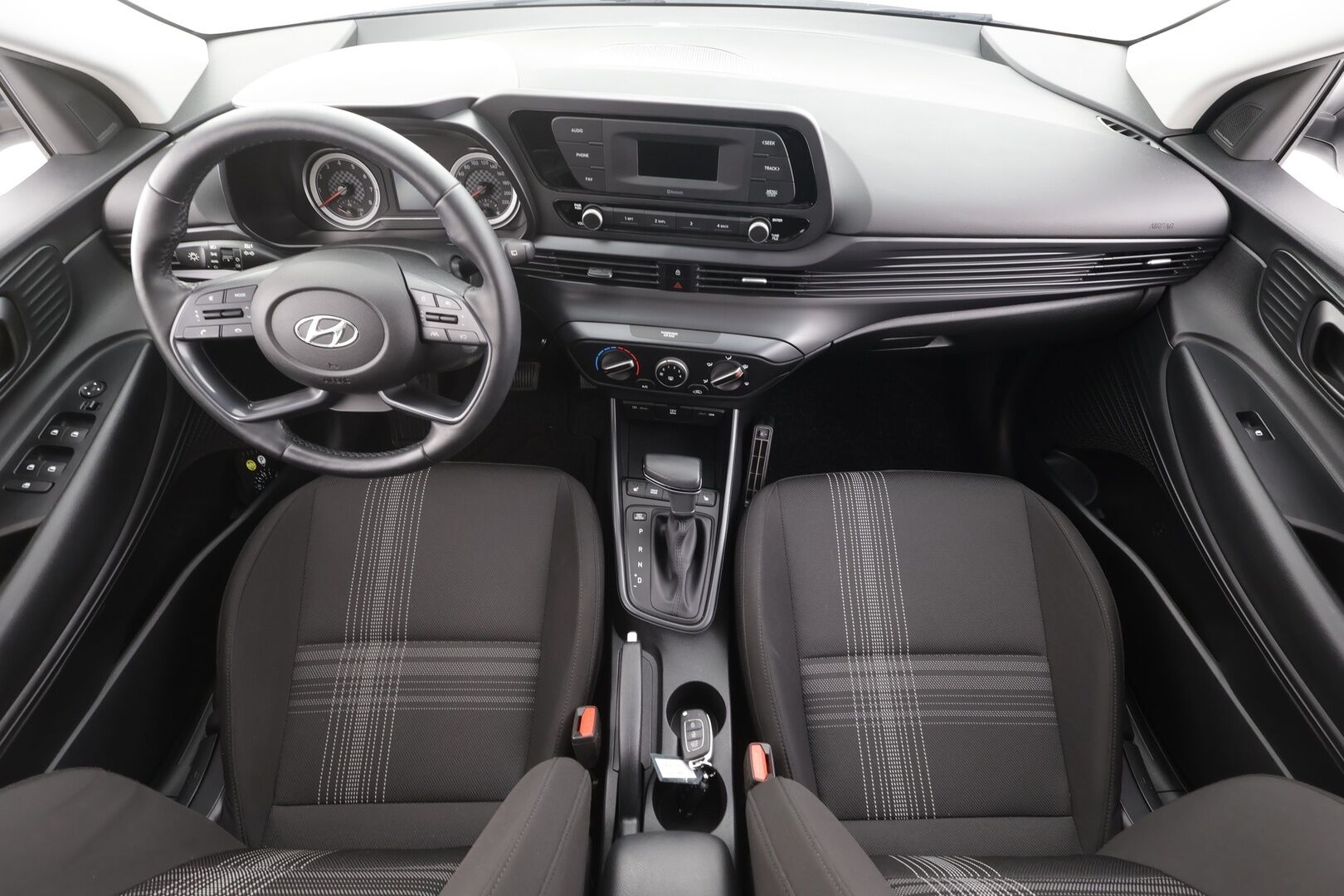 Hyundai i20 Hatchback 2023 1,0 T-GDI 100 hv 7-DCT Fresh - | Tehdastakuu | Vakkari | Kaistavahti | Lohko + sisälämmitin | Lämm. ratti | BT | 1-om suomiauto | Merkkihuollot | 