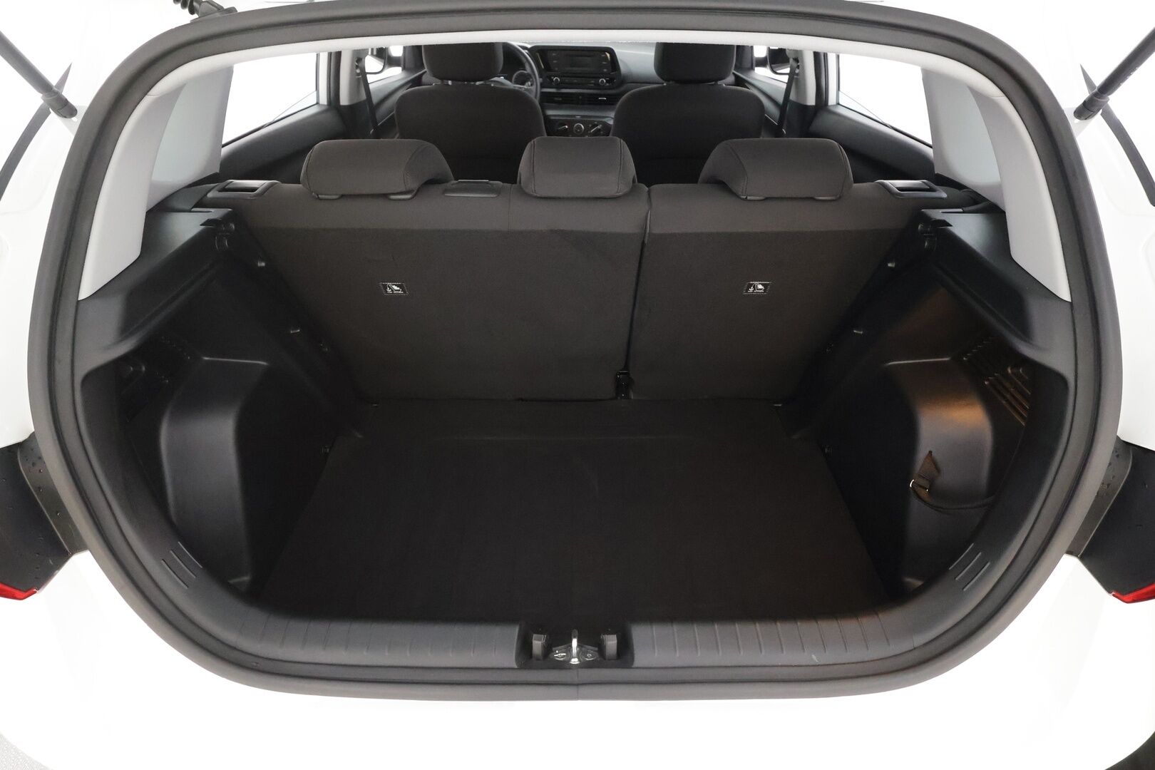 Hyundai i20 Hatchback 2023 1,0 T-GDI 100 hv 7-DCT Fresh - | Tehdastakuu | Vakkari | Kaistavahti | Lohko + sisälämmitin | Lämm. ratti | BT | 1-om suomiauto | Merkkihuollot | 