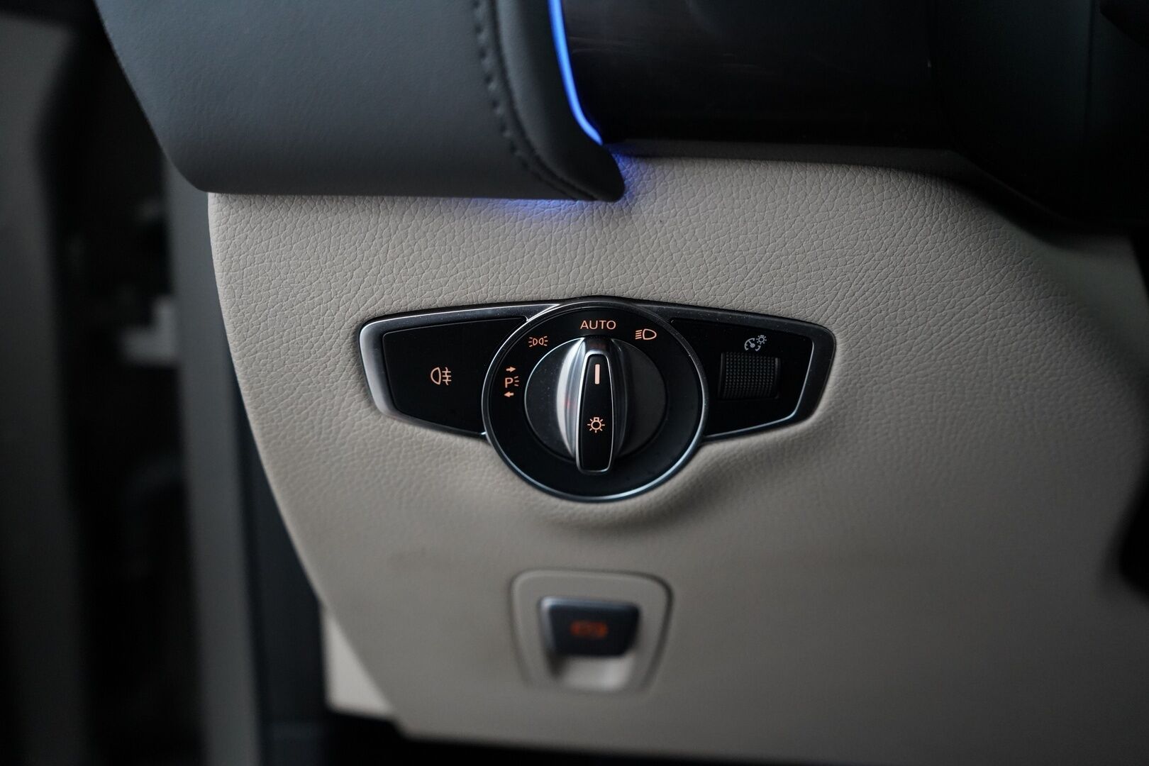 MERCEDES-BENZ EQC 2021 400 4Matic *AMG / ACC / Burmester / Muistipaketti / HUD / 360° Kamera / KeylessGO / DC Pikalaturi* - Juuri saapunut / Huippuvarusteet / AMG