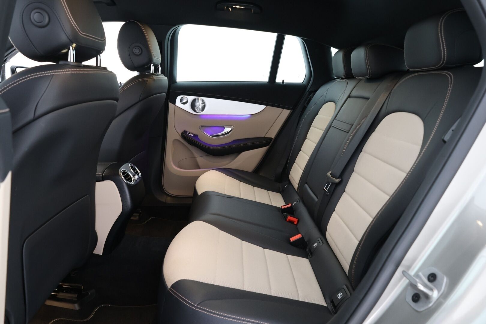 MERCEDES-BENZ EQC 2021 400 4Matic *AMG / ACC / Burmester / Muistipaketti / HUD / 360° Kamera / KeylessGO / DC Pikalaturi* - Juuri saapunut / Huippuvarusteet / AMG