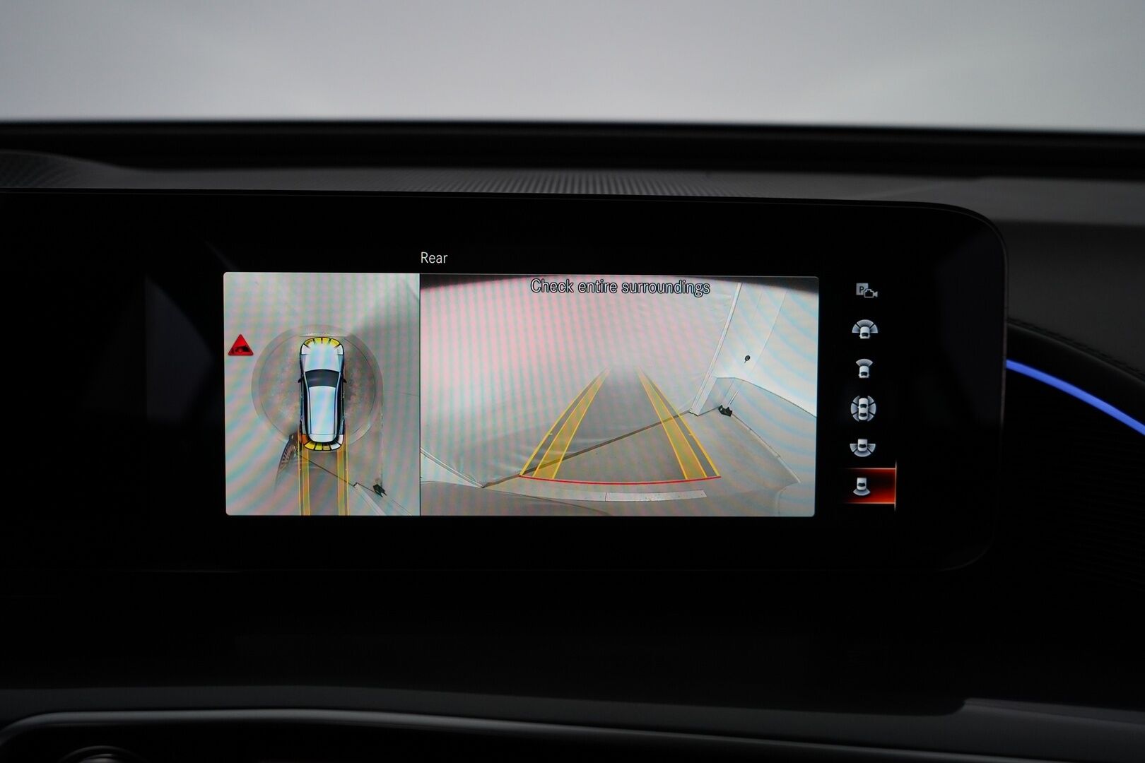 MERCEDES-BENZ EQC 2021 400 4Matic *AMG / ACC / Burmester / Muistipaketti / HUD / 360° Kamera / KeylessGO / DC Pikalaturi* - Juuri saapunut / Huippuvarusteet / AMG