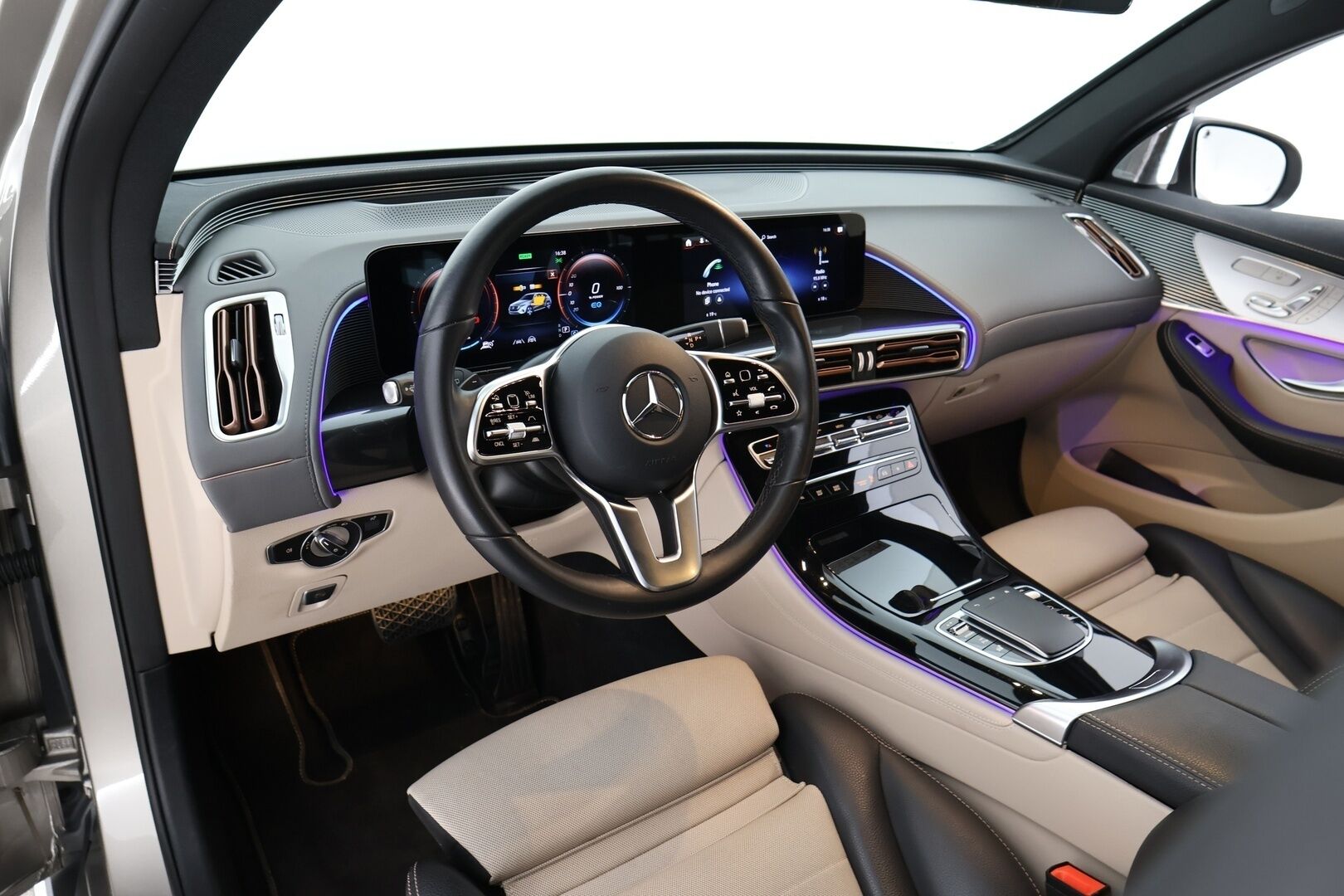 MERCEDES-BENZ EQC 2021 400 4Matic *AMG / ACC / Burmester / Muistipaketti / HUD / 360° Kamera / KeylessGO / DC Pikalaturi* - Juuri saapunut / Huippuvarusteet / AMG