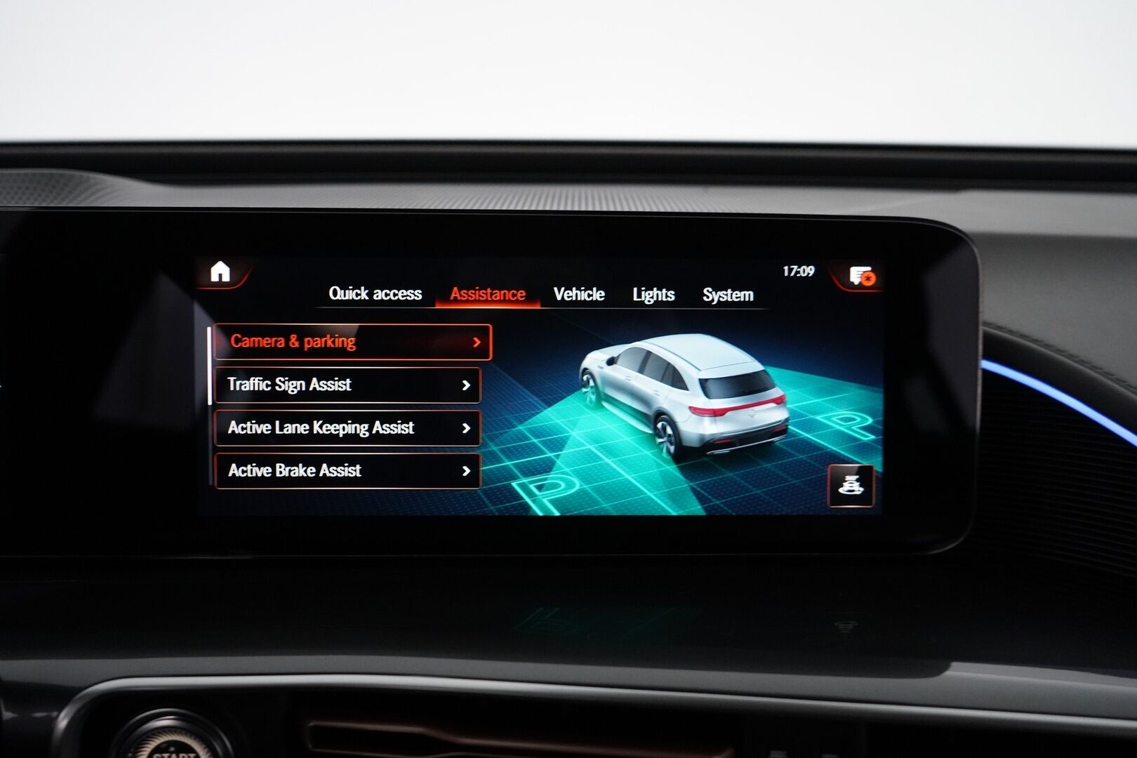 MERCEDES-BENZ EQC 2021 400 4Matic *AMG / ACC / Burmester / Muistipaketti / HUD / 360° Kamera / KeylessGO / DC Pikalaturi* - Juuri saapunut / Huippuvarusteet / AMG