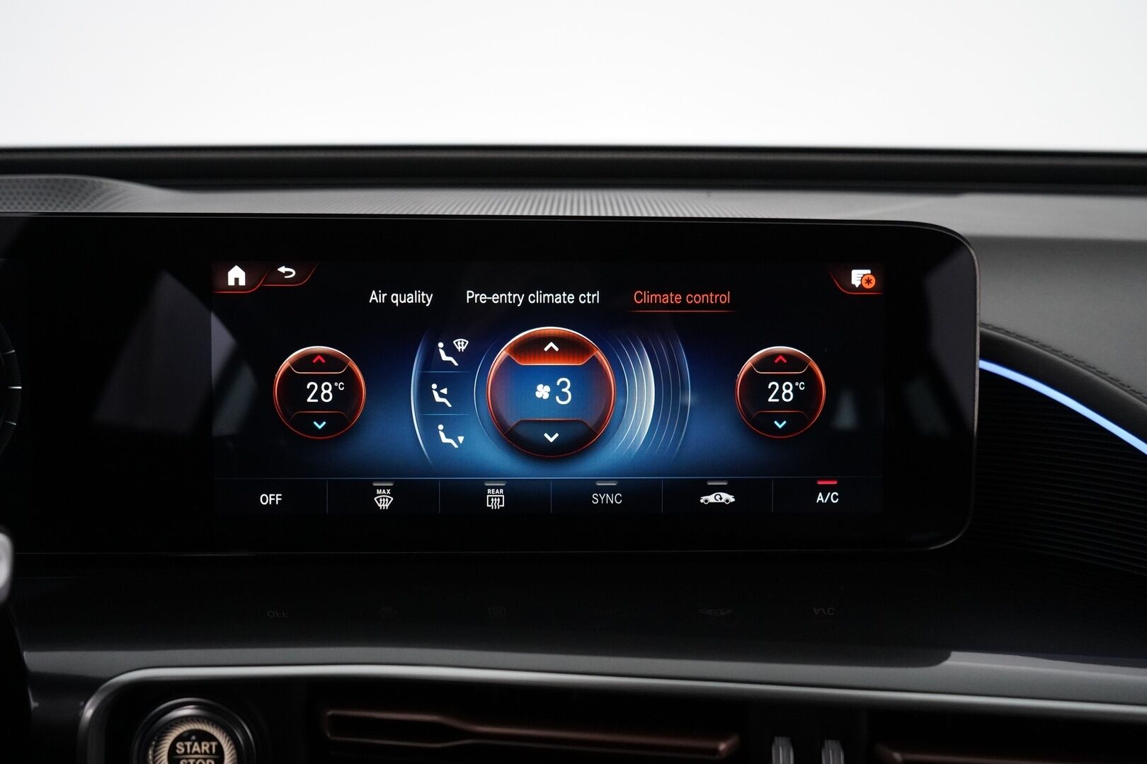 MERCEDES-BENZ EQC 2021 400 4Matic *AMG / ACC / Burmester / Muistipaketti / HUD / 360° Kamera / KeylessGO / DC Pikalaturi* - Juuri saapunut / Huippuvarusteet / AMG