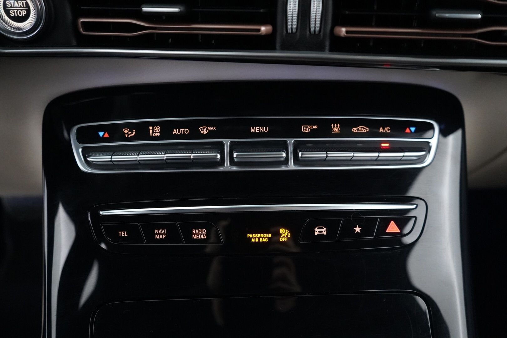 MERCEDES-BENZ EQC 2021 400 4Matic *AMG / ACC / Burmester / Muistipaketti / HUD / 360° Kamera / KeylessGO / DC Pikalaturi* - Juuri saapunut / Huippuvarusteet / AMG