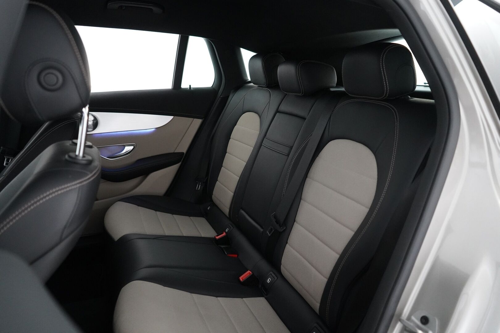 MERCEDES-BENZ EQC 2021 400 4Matic *AMG / ACC / Burmester / Muistipaketti / HUD / 360° Kamera / KeylessGO / DC Pikalaturi* - Juuri saapunut / Huippuvarusteet / AMG