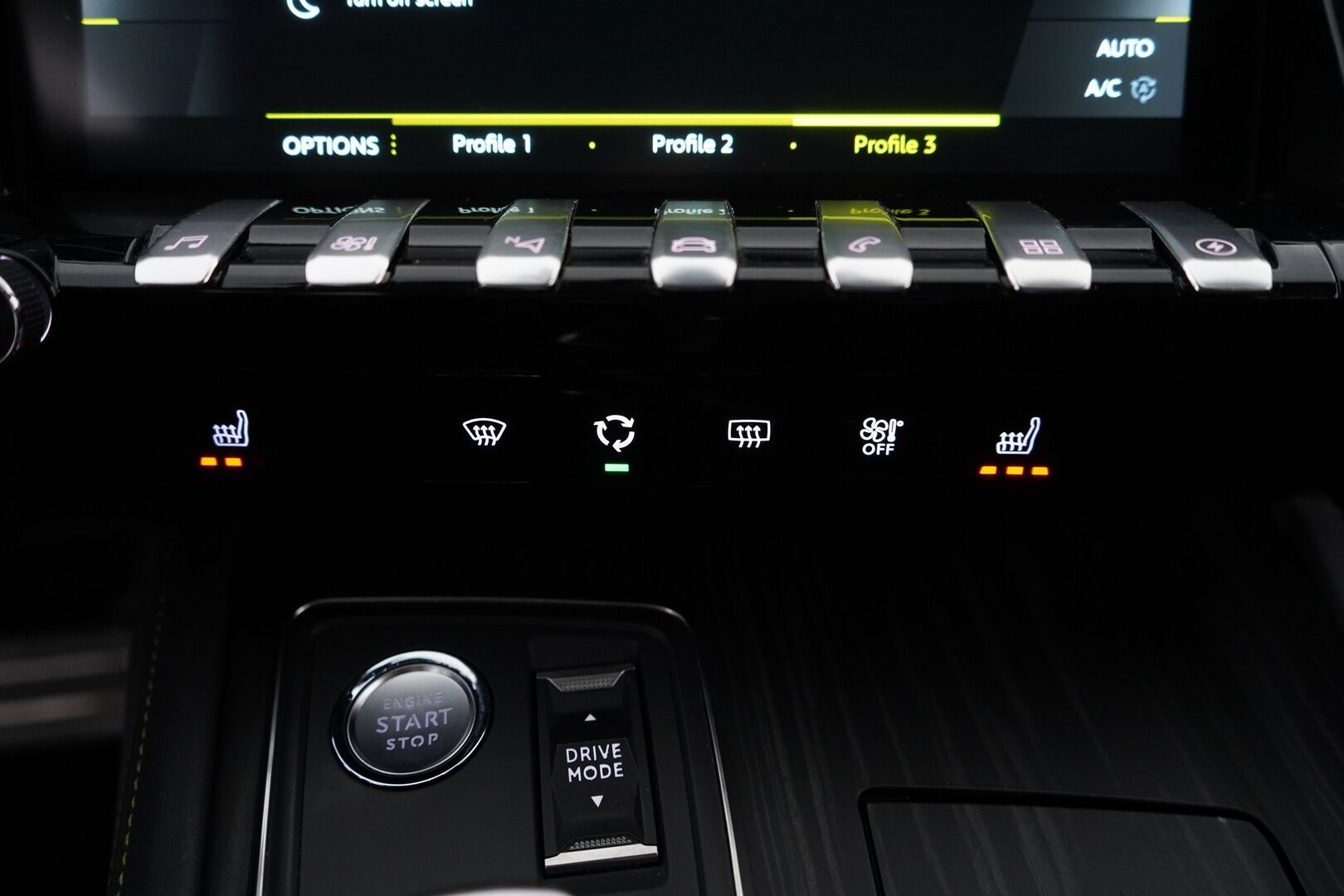 PEUGEOT 508 2021 PSE Hybrid4 360 EAT8-aut. AWD / Night Vision / 360° Kamera / Hierovat Etuistuimet / Muistipenkki / Focal Audio / ACC / KeylessGo / - 3,99 % KORKOTARJOUS TÄHÄN AUTOON - Viimeisin huolto 5/2025 / Merkkihuollot / Kahdet renkaat ja vanteet
