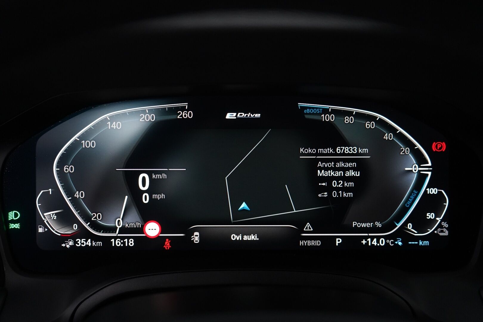 BMW 330 2020 G20 Sedan 330e Business Sport *ACC / Sähk.esilämmitin / Digimittaristo / Sporttipenkit / Shadowline / Navigointi / Tutkat* - Kahdet renkaat alumiinivantein / Juuri huollettu / 2x laturit - HULLU BLACKWEEK KORKOTARJOUS 2,49%