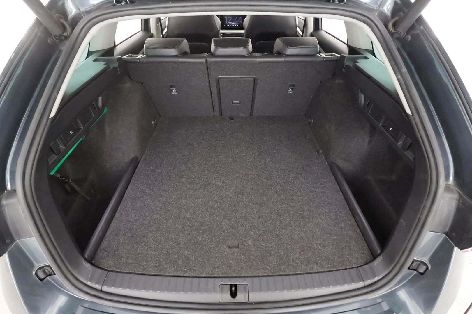 Skoda Octavia 2021 Combi 1.4 TSI PHEV Style iV DSG Autom. - | ACC | Webasto | Koukku | Skoda crystal Matrix LED | Muistipenkki | P.kamera | Puolinahat | Keyless | Apple&Android | Kahdet Renkaat | Merkkihuollettu |