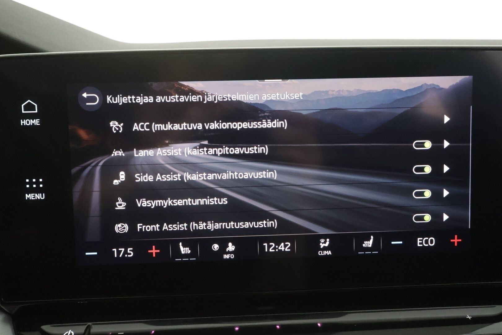 Skoda Octavia 2021 Combi 1.4 TSI PHEV Style iV DSG Autom. - | ACC | Webasto | Koukku | Skoda crystal Matrix LED | Muistipenkki | P.kamera | Puolinahat | Keyless | Apple&Android | Kahdet Renkaat | Merkkihuollettu |