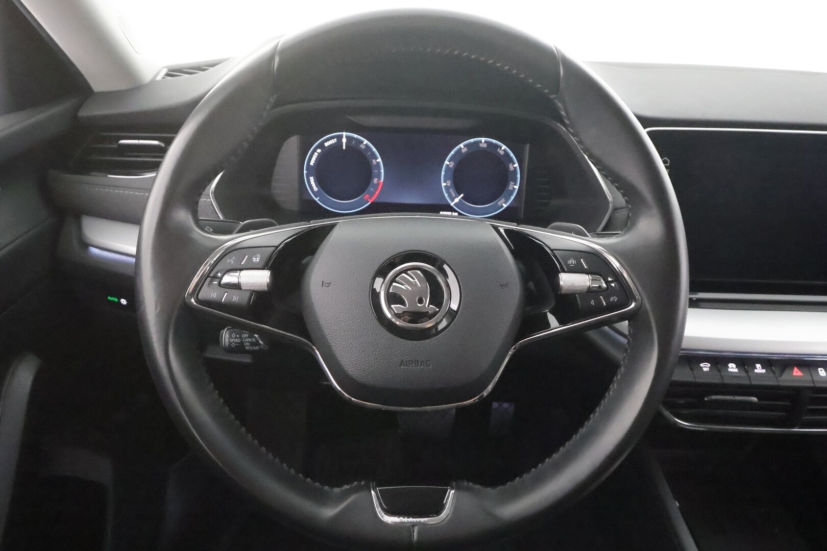 Skoda Octavia 2021 Combi 1.4 TSI PHEV Style iV DSG Autom. - | ACC | Webasto | Koukku | Skoda crystal Matrix LED | Muistipenkki | P.kamera | Puolinahat | Keyless | Apple&Android | Kahdet Renkaat | Merkkihuollettu |