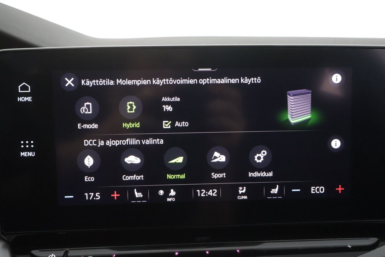 Skoda Octavia 2021 Combi 1.4 TSI PHEV Style iV DSG Autom. - | ACC | Webasto | Koukku | Skoda crystal Matrix LED | Muistipenkki | P.kamera | Puolinahat | Keyless | Apple&Android | Kahdet Renkaat | Merkkihuollettu |
