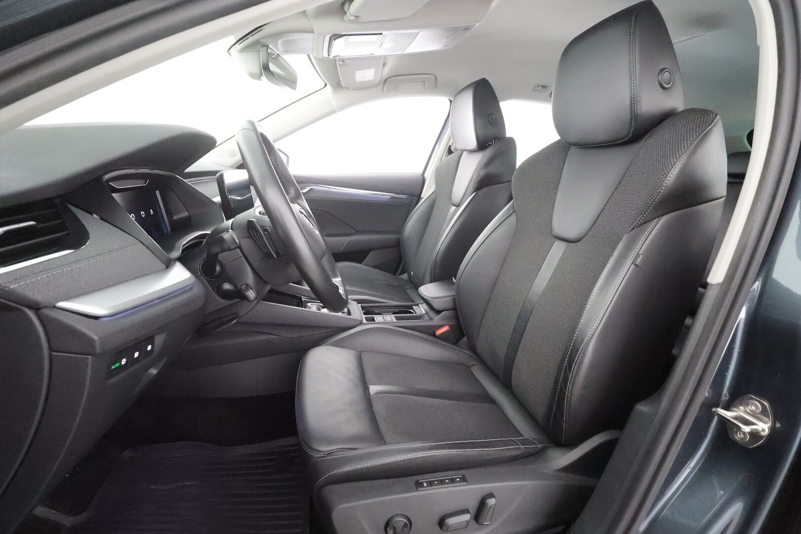Skoda Octavia 2021 Combi 1.4 TSI PHEV Style iV DSG Autom. - | ACC | Webasto | Koukku | Skoda crystal Matrix LED | Muistipenkki | P.kamera | Puolinahat | Keyless | Apple&Android | Kahdet Renkaat | Merkkihuollettu |